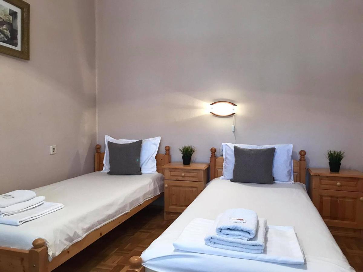 Hotel Къща За Гости Загорски Kalofer Exteriér fotografie